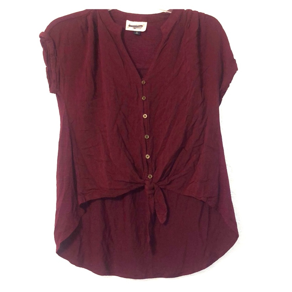 Universal thread hi-lo tie up shirt